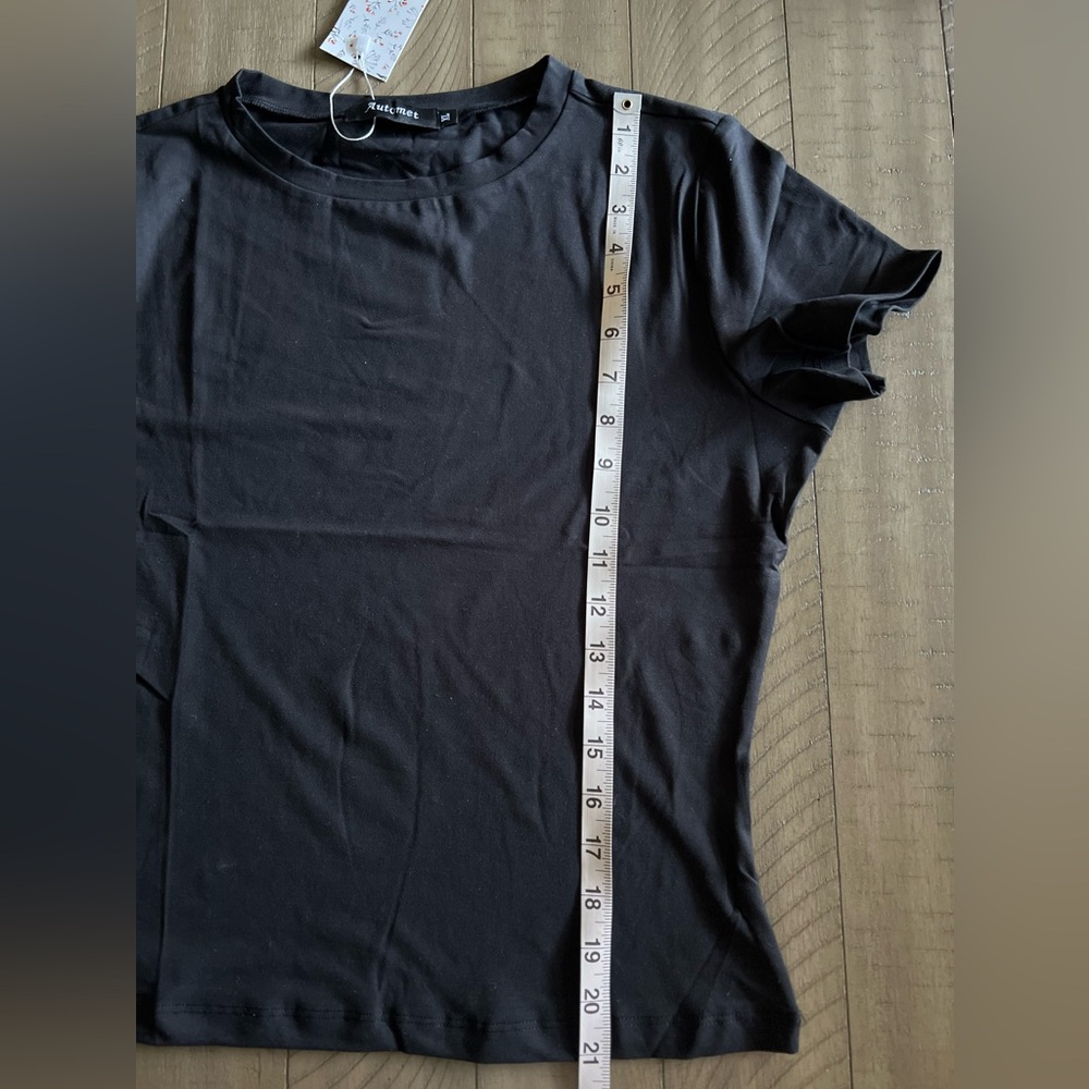 Black Short Sleeve Top. Size XL - NWT - Picture 4 of 7
